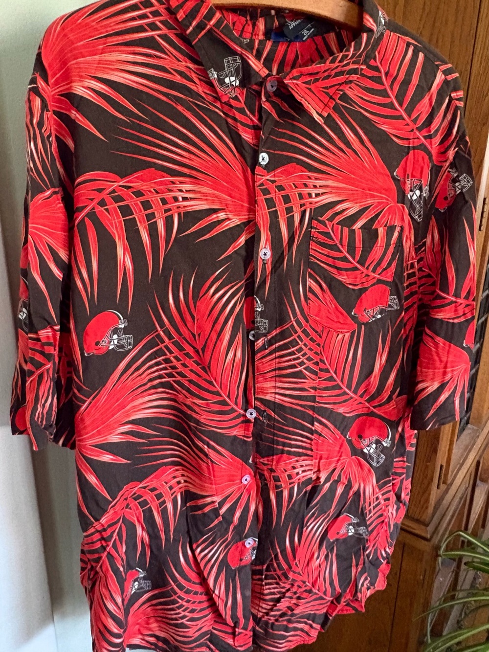 NFL Team Apparel Black Shirt with Red Accent Print
